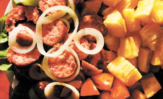 A dica é o combinado mandioca com linguiça